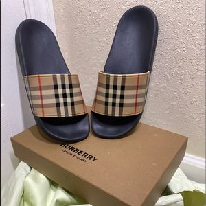 Burberry furley vintage check slide sandals Size40 Euro